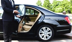 Experience Elegance: The Best Limousine Services for Airport Transfers